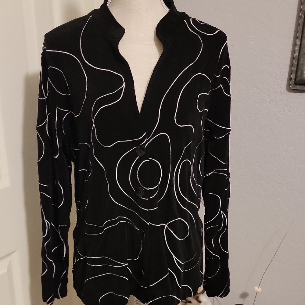 Chico's Travelers Black and White Embroidered Blouse